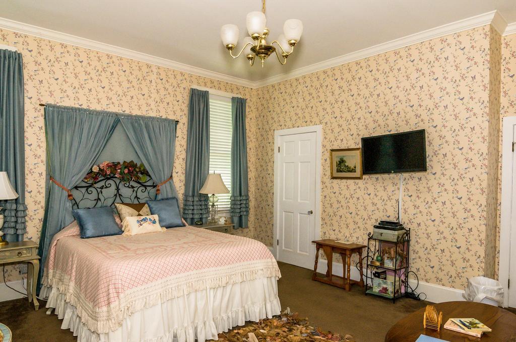 Holly House Of Hamilton Bed and Breakfast Eksteriør billede